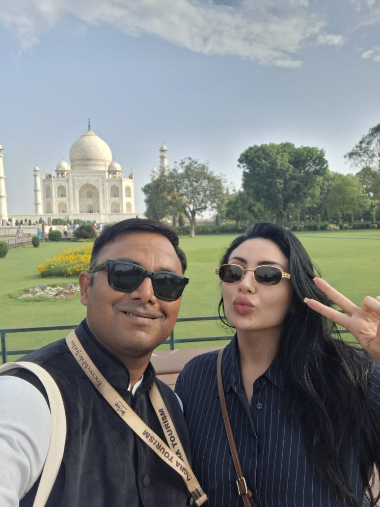Private English Speaking Tour Guide for Taj Mahal & Agra